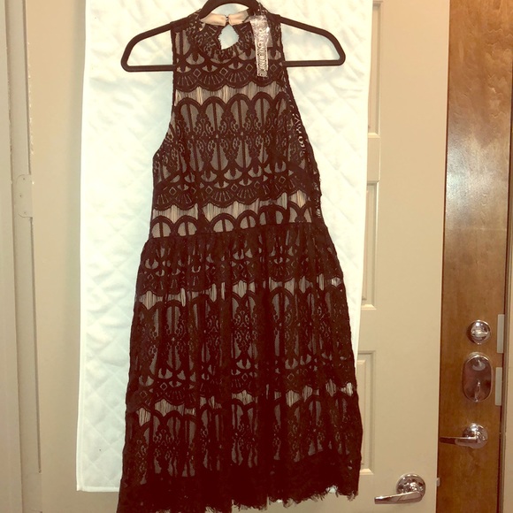 Gianni Bini black and nude cocktail dress. - Picture 1 of 3